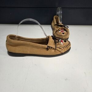 Minnetonka  Thunderbird "Animikii" Moccasin Beaded Toe Design Size 8.5